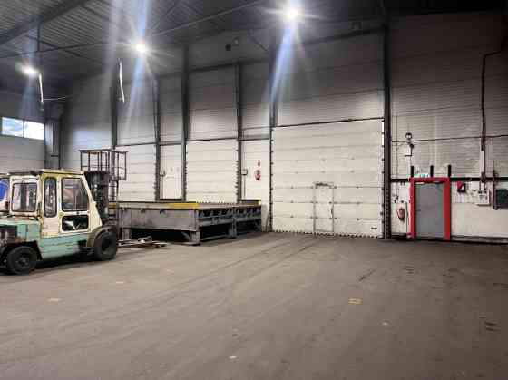 Nomai pieejamas noliktavas telpas Meiranu iela 4.  * Kopēja Platība 1750 kv. m. ; * Griestu augstāka Рига