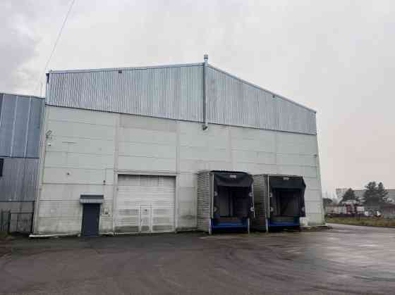 Nomai pieejamas noliktavas telpas Meiranu iela 4.  * Kopēja Platība 1750 kv. m. ; * Griestu augstāka Рига