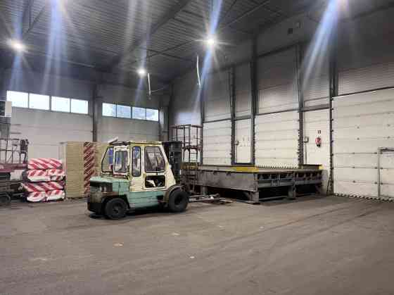 Nomai pieejamas noliktavas telpas Meiranu iela 4.  * Kopēja Platība 1750 kv. m. ; * Griestu augstāka Рига