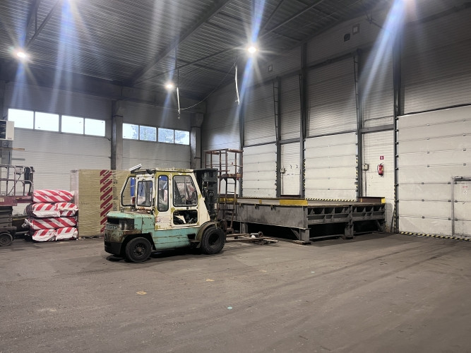 Nomai pieejamas noliktavas telpas Meiranu iela 4.  * Kopēja Platība 1750 kv. m. ; * Griestu augstāka Рига - изображение 2