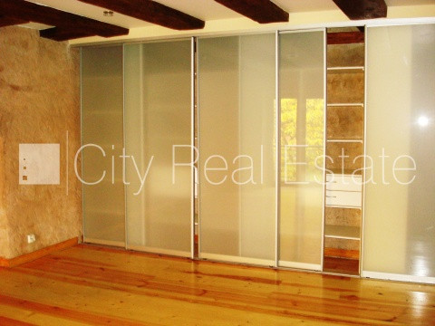 Фасадный дом, благоустроенный озеленённый двор, закрытый двор, территория Рига - изображение 10