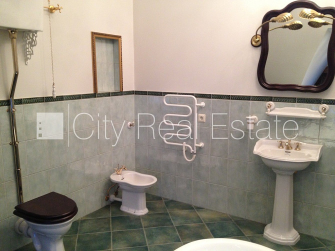 Fasādes māja, renovēta māja, slēgts pagalms, ieeja no ielas, ir lifts, kāpņu telpa bez Rīga - foto 16