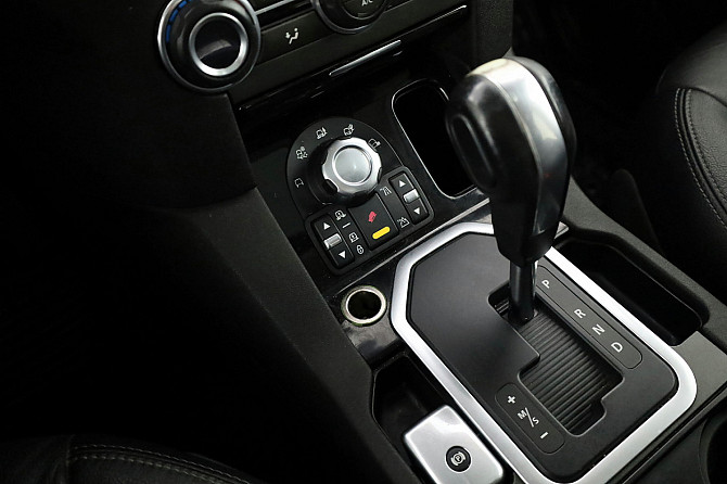 Land Rover Discovery 4 HSE Facelift ATM 3.0 TDV6 155kW Таллин - изображение 8