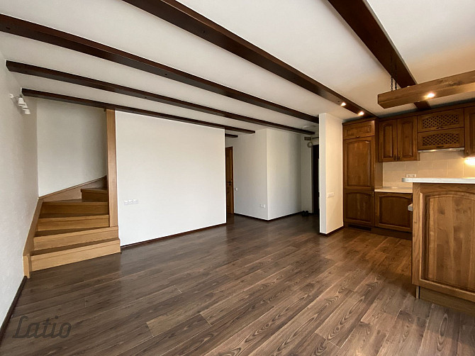 Pārdošanā plašs un kvalitatīvs 5-istabu divstāvu dzīvoklis Valmierā, Viestura laukumā
Piedāvājumā el Валмиера и Валмиерский край - изображение 2