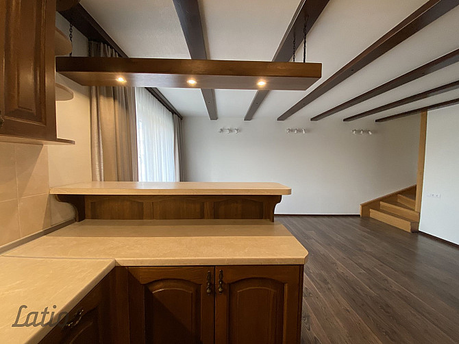 Pārdošanā plašs un kvalitatīvs 5-istabu divstāvu dzīvoklis Valmierā, Viestura laukumā
Piedāvājumā el Валмиера и Валмиерский край - изображение 5