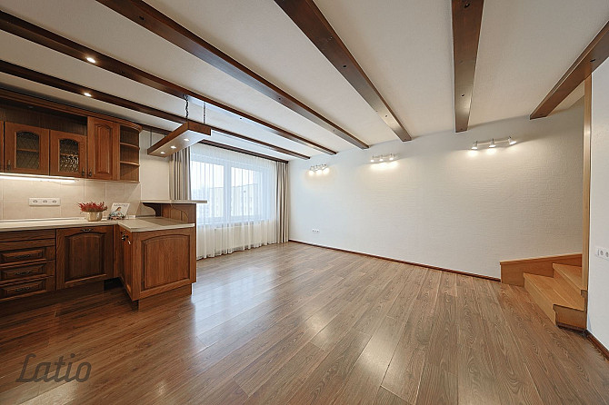 Pārdošanā plašs un kvalitatīvs 5-istabu divstāvu dzīvoklis Valmierā, Viestura laukumā
Piedāvājumā el Валмиера и Валмиерский край - изображение 6