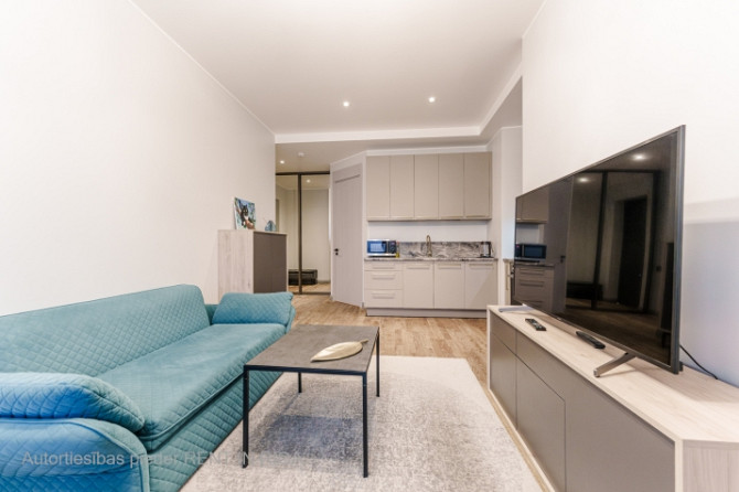 Элегантная двухкомнатная квартира в аренду в тихом центре, в посольском районе Рига - изображение 2