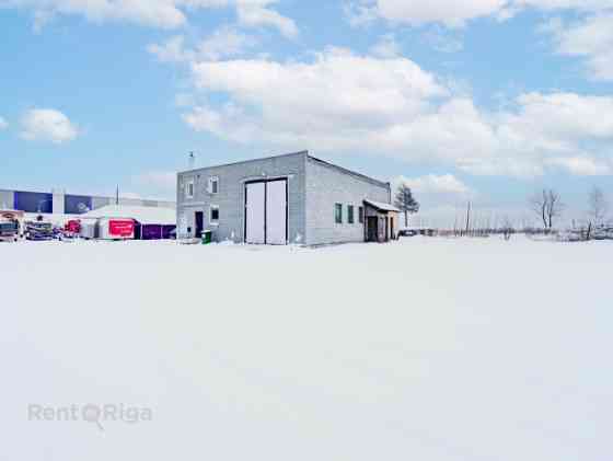 Многофункциональное здание в аренду 300 м Есть место для удобной парковки и Rīga