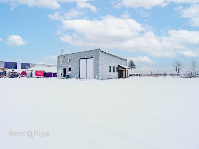 Tiek nomāta multi funkcionāla ēka 300 m Ir vieta ērtai auto novietošanai un piebraukšanai. Rīga - foto 1