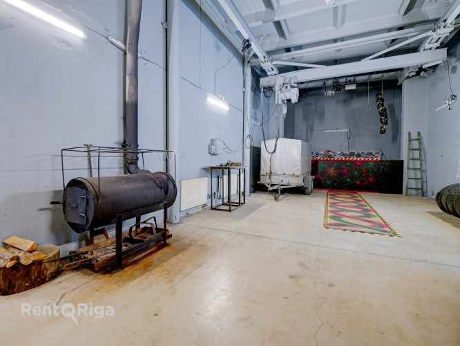 Tiek nomāta multi funkcionāla ēka 300 m Ir vieta ērtai auto novietošanai un piebraukšanai. Rīga - foto 4