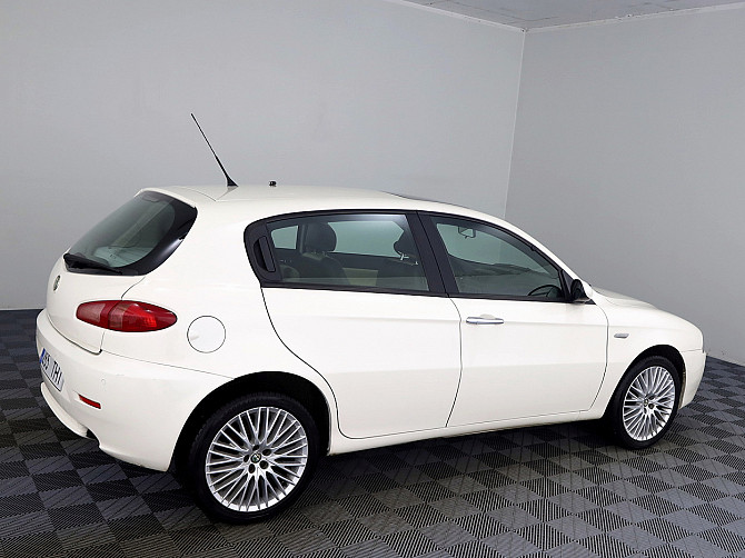 Alfa Romeo 147 Exclusive Facelift 1.6 88kW Tallina - foto 3