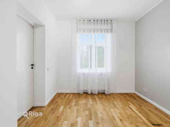Piedāvājumā  kvalitatīvi un pārdomāti plānots 3-istabu dzīvoklis Āgenskalnā, vienā no Rīgas zaļākaji Rīga
