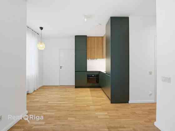 Piedāvājumā  kvalitatīvi un pārdomāti plānots 3-istabu dzīvoklis Āgenskalnā, vienā no Rīgas zaļākaji Rīga