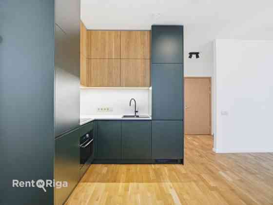 Piedāvājumā  kvalitatīvi un pārdomāti plānots 3-istabu dzīvoklis Āgenskalnā, vienā no Rīgas zaļākaji Rīga