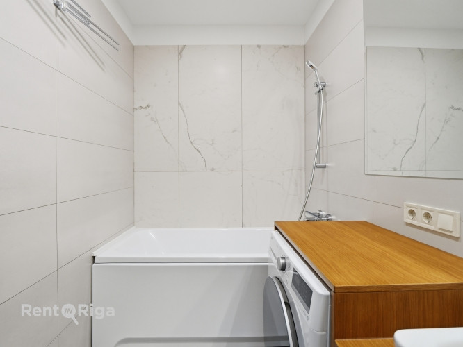 Piedāvājumā  kvalitatīvi un pārdomāti plānots 3-istabu dzīvoklis Āgenskalnā, vienā no Rīga - foto 8