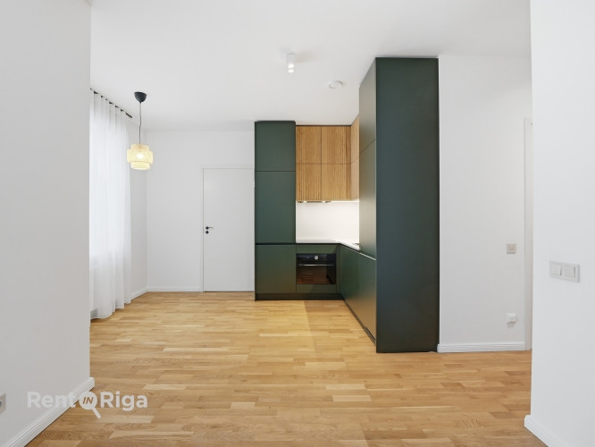 Piedāvājumā  kvalitatīvi un pārdomāti plānots 3-istabu dzīvoklis Āgenskalnā, vienā no Rīga - foto 1