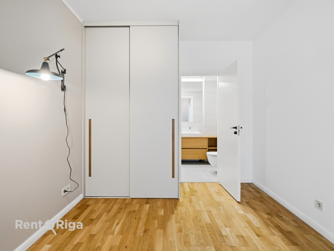 Piedāvājumā  kvalitatīvi un pārdomāti plānots 3-istabu dzīvoklis Āgenskalnā, vienā no Rīga - foto 6