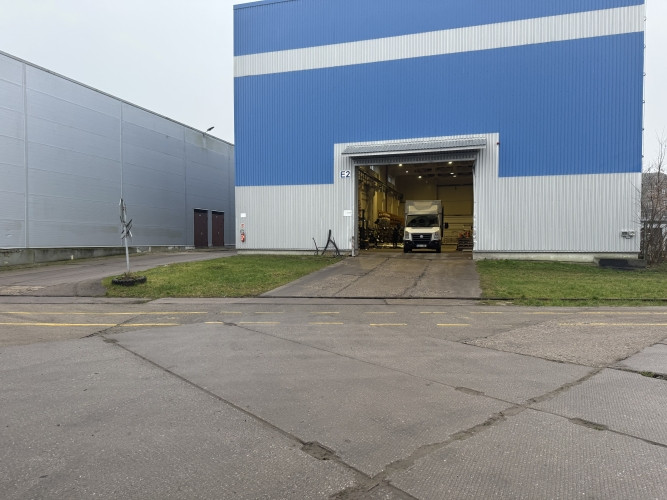 Склад БЕЗ отопления с кран-балкой (5t) в портовом терминале Порт Магнат Рига - изображение 5