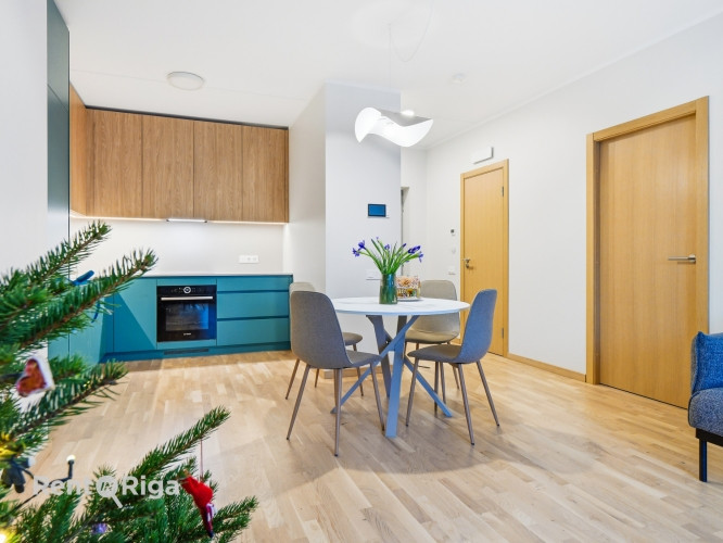 Ilgtermiņa īrei tiek piedāvāts gaišs, mājīgs un jauns 3 istabu dzīvoklis jaunajā projektā Rīga - foto 3