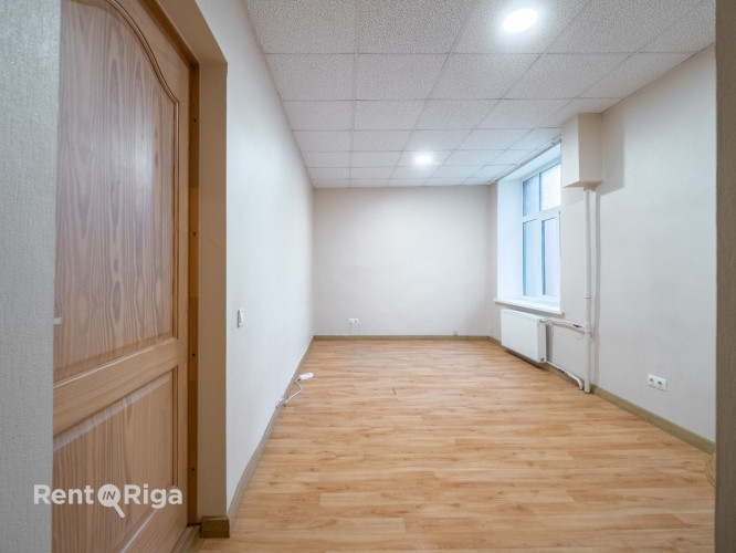 Аккуратное здание и тихие, качественные офисы в самом центре Риги на улице Рига - изображение 1