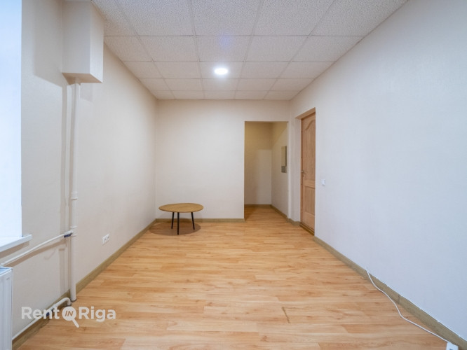 Аккуратное здание и тихие, качественные офисы в самом центре Риги на улице Рига - изображение 2