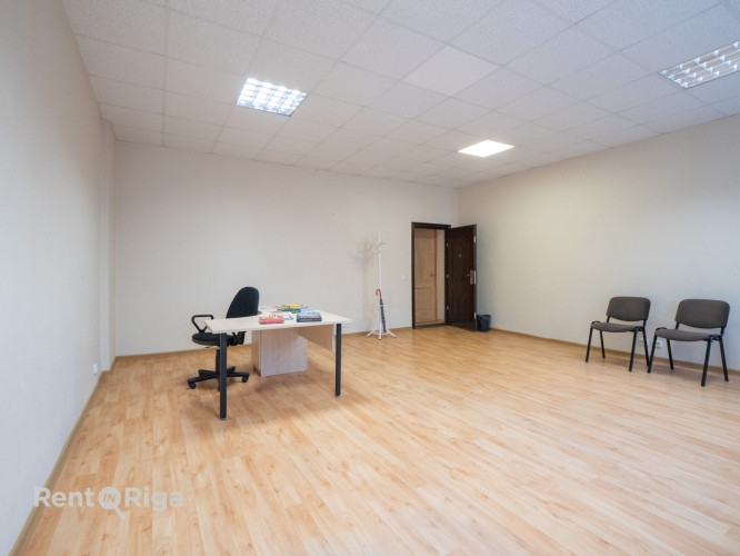 Аккуратное здание и тихие, качественные офисы в самом центре Риги на улице Рига - изображение 2