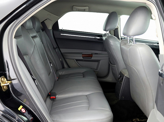 Chrysler 300 C Luxury 5.7 V8 HEMI 250kW Tallina - foto 7