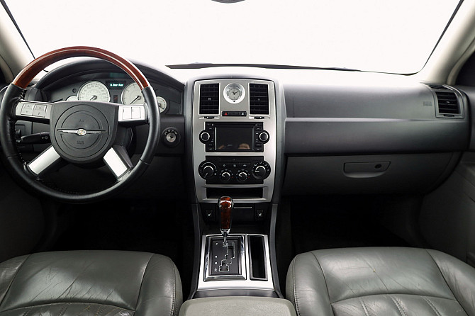 Chrysler 300 C Luxury 5.7 V8 HEMI 250kW Tallina - foto 5