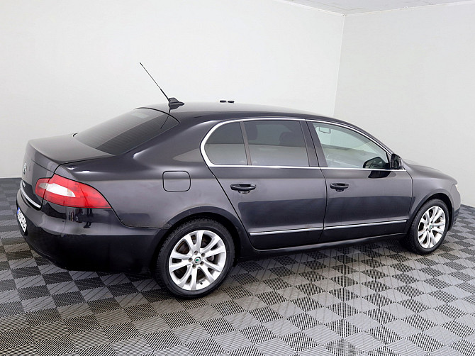 Skoda Superb Highline ATM 2.0 TDI 125kW Tallina - foto 3