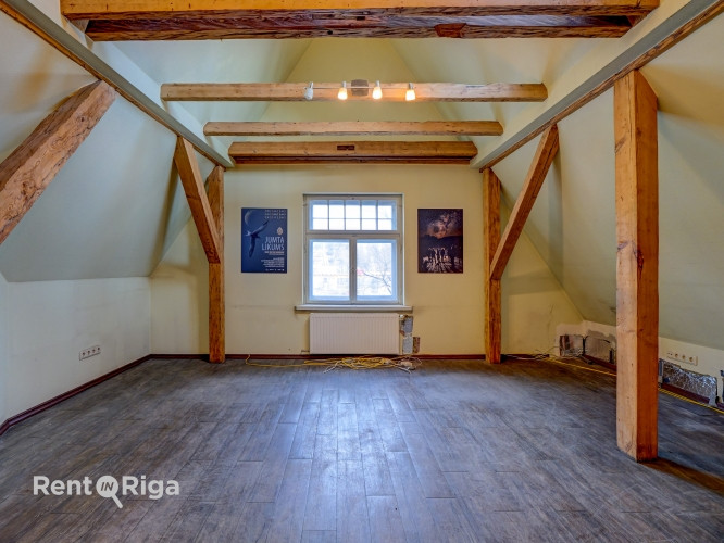 Сдаются офисные помещения в Агентскалнсе в красивом довоенном здании. Рига - изображение 2