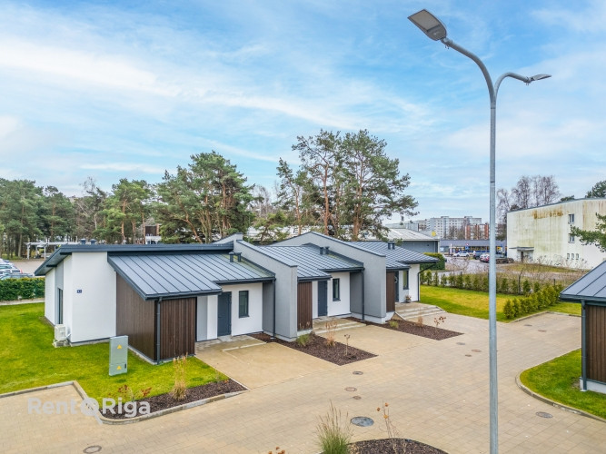 Īre vai īre ar izpirkuma tiesībām!  Moderna rindu māja privātā, slēgtā dzīvojamo māju Jūrmala - foto 1