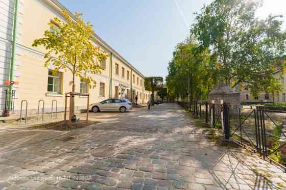 Office premises near Kronvalda Park, in a renovated building.  The owner of the premises will carry  Рига