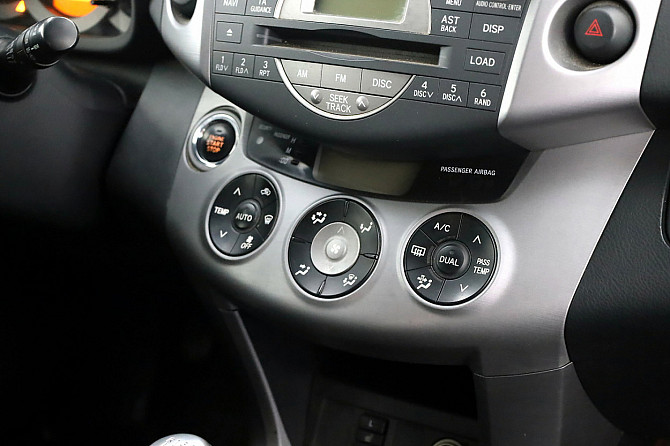 Toyota RAV4 Luxury 4x4 2.2 D-CAT 130kW Таллин - изображение 8