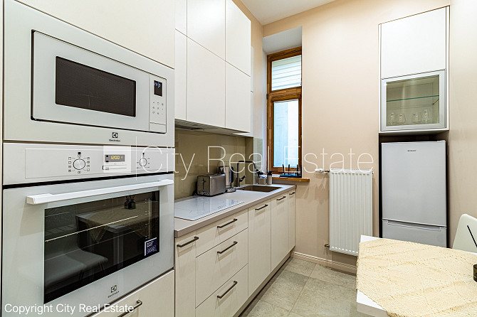 Фасадный дом, реновированный дом, фасад с декоративной штукатуркой, закрытый Рига - изображение 18