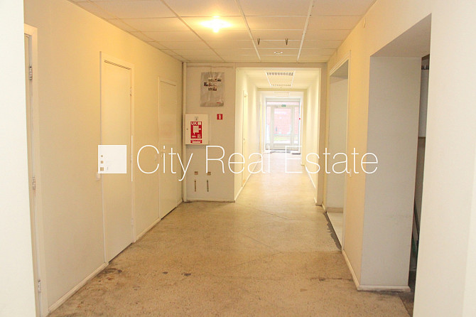 Fasādes māja, slēgts pagalms, iežogota teritorija, vieta vairākām automašīnām, beletāža, Rīga - foto 9