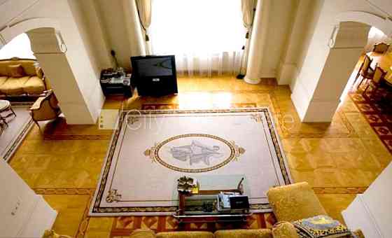 Земля в собственности, фасадный дом, реновированный дом, поменянное покрытие Рига