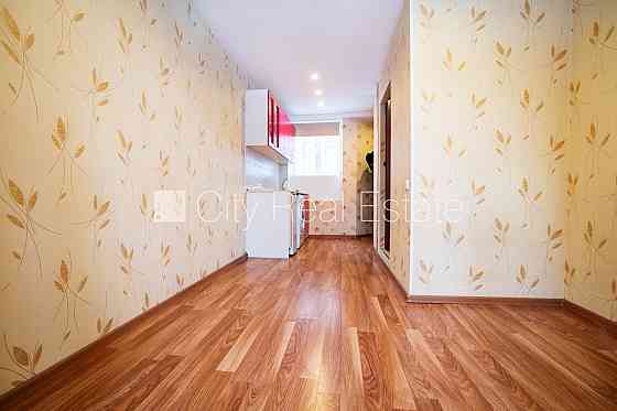 Земля в собственности, дом во дворе, кирпичные стены, благоустроенная Рига