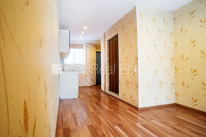 Земля в собственности, дом во дворе, кирпичные стены, благоустроенная Рига - изображение 7