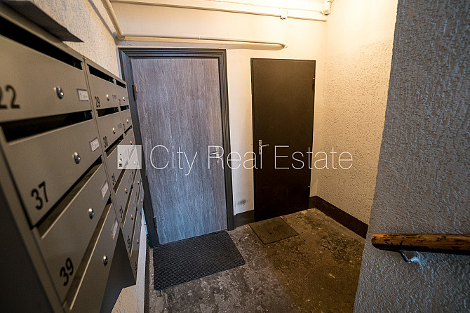 Земля в собственности, дом во дворе, кирпичные стены, благоустроенная Рига - изображение 11