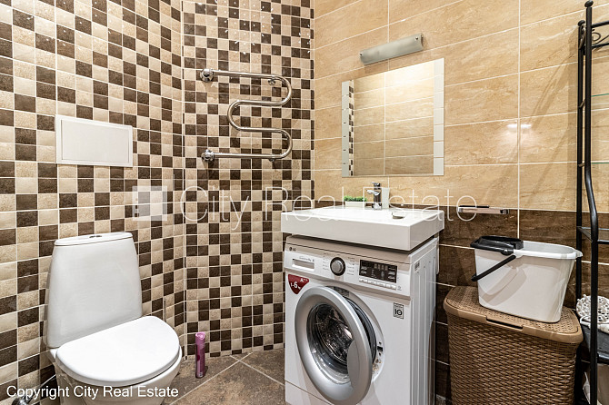 Фасадный дом, реставрированный дом, закрытая территория, вход с улицы, лестничная Рига - изображение 10