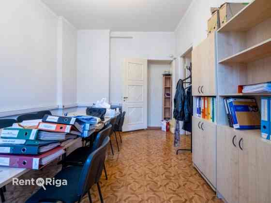 Офисные помещения в престижном месте  улица Элизабетес  Помещение освобождено и Rīga