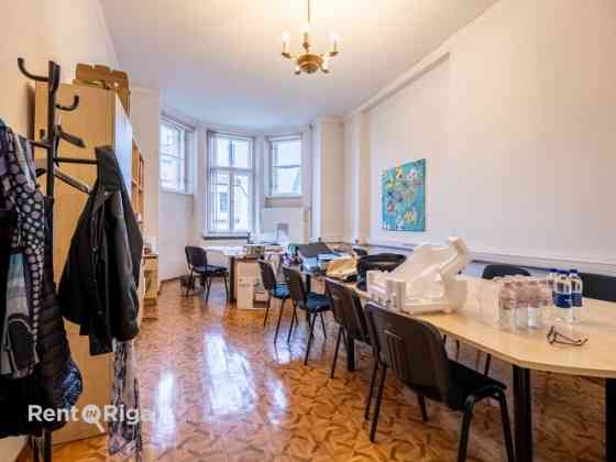 Офисные помещения в престижном месте  улица Элизабетес  Помещение освобождено и Rīga