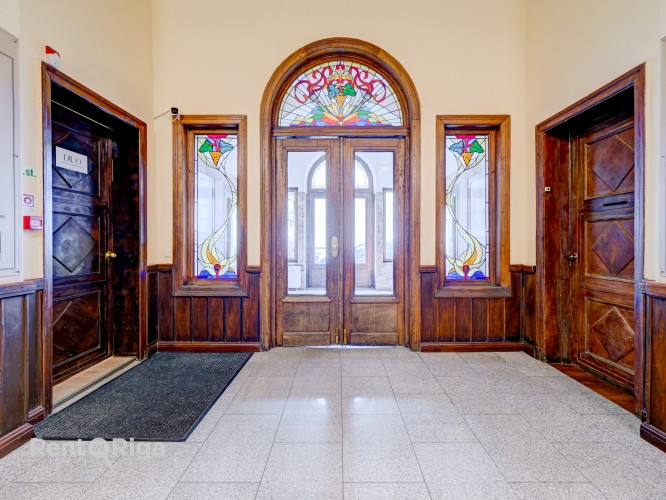 Biroja telpas prestižā vietā  Elizabetes ielā  Telpa ir atbrīvota un tikko pēc kosmētiskā Rīga - foto 9