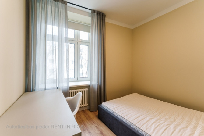 Pilnībā mēbelēts 2-istabu dzīvoklis jūgendstila ēkā Rīgas Centrā.  Krišjāņa Valdemāra Rīga - foto 7