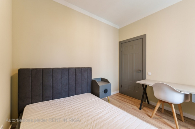 Pilnībā mēbelēts 2-istabu dzīvoklis jūgendstila ēkā Rīgas Centrā.  Krišjāņa Valdemāra Rīga - foto 9