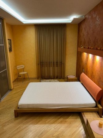 Izīrē 3 istabu dzīvokli centrā!  Dzīvoklis ir plašs un mājīgs - ar savu šarmu. Ienākot, Rīga - foto 6