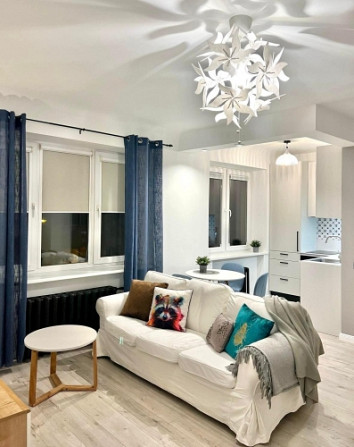 Tiek pārdots gaumīgi izremontēts 2 istabu dzīvoklis Teikā. Dzīvoklis ir tikko pēc remonta Rīga - foto 1