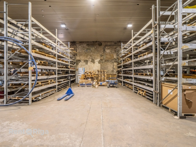 Kapseļu iela 15  pieejamas noliktavas telpas īrei no 11.06.2026.  Noliktavas griestu augstums Rīga - foto 6