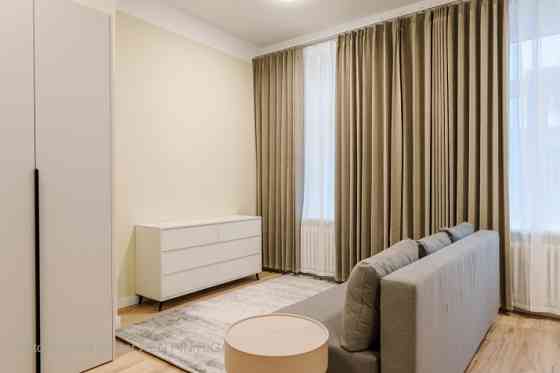 Oднокомнатная квартира в центре Риги с балконом!  Квартира включает в себя Rīga