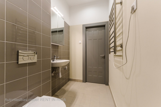 Studio dzīvoklis Rīgas Centrā ar Superīgu balkonu!  Dzīvoklis ietver dzīvojamo istabu, kas Rīga - foto 9